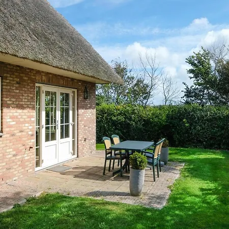 Home, 10 Mins From * Sint Maartensvlotbrug